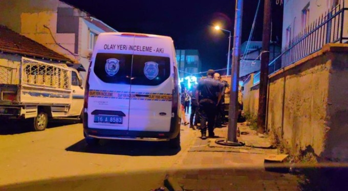 Bursa'da düğünde kan aktı! Genç kız tartıştığı çocuğun babasını...