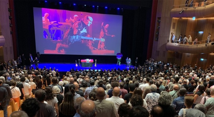 Özkan Uğur'a veda! Usta sanatçı son yolculuğuna uğurlanıyor