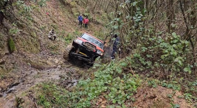 Bursa'da Off-road tutkunları tırmanışlarıyla nefes kesti!