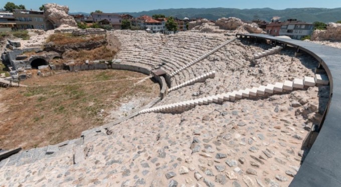 İznik Roma Tiyatrosu turizme kazandırılıyor