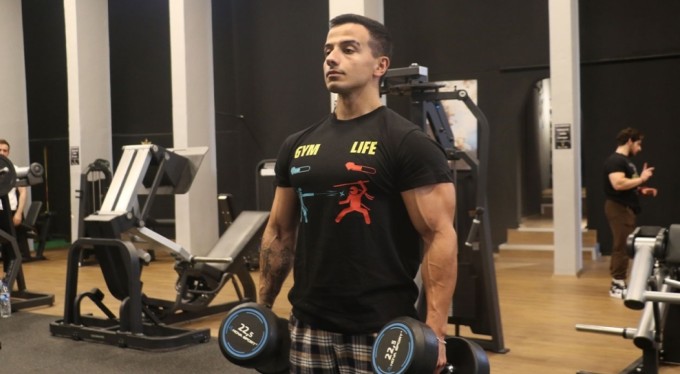 Vücut geliştirmede gençleri bekleyen korkunç tehlike: "14 yaşına kadar düşmüş durumda"