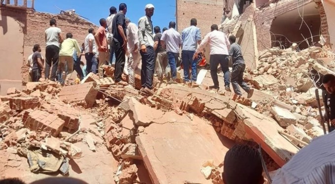 Mısır'da 8 katlı bina çöktü: 3 ölü, 13 yaralı