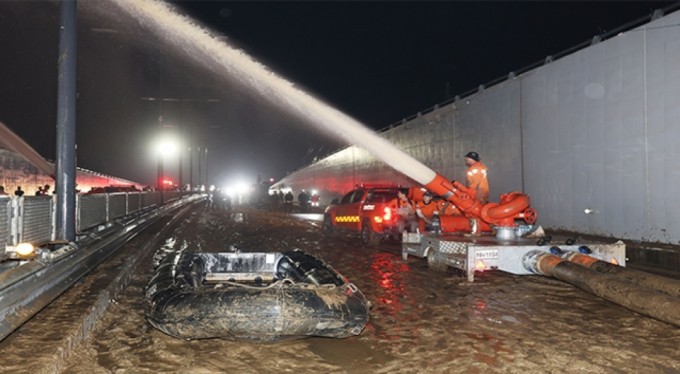 Güney Kore'de selde ölü sayısı 39'a yükseldi