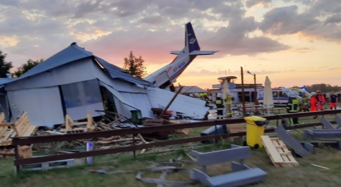 Polonya'da küçük uçak düştü: 5 ölü, 10 yaralı