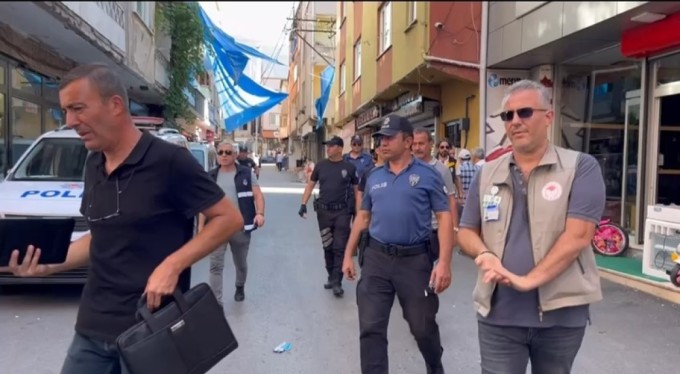 Bursa'da yabancıların yaşadığı mahallelerde sıkı denetim! Ceza yağdı