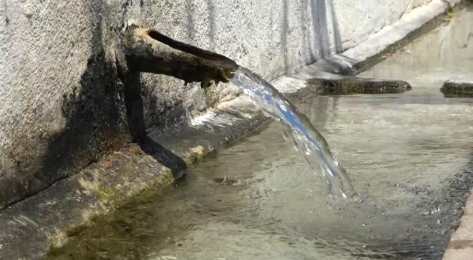 Bursa'daki çeşmeden şifa akıyor! Çevre illerden su doldurmaya geliyorlar