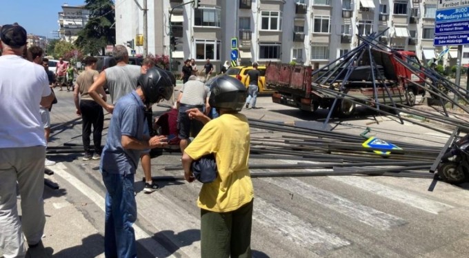 Bursa'da freni patlayan kamyon yaya ve araçları biçti!