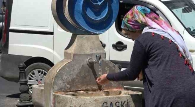 Kavurucu sıcaklar bunaltıyor