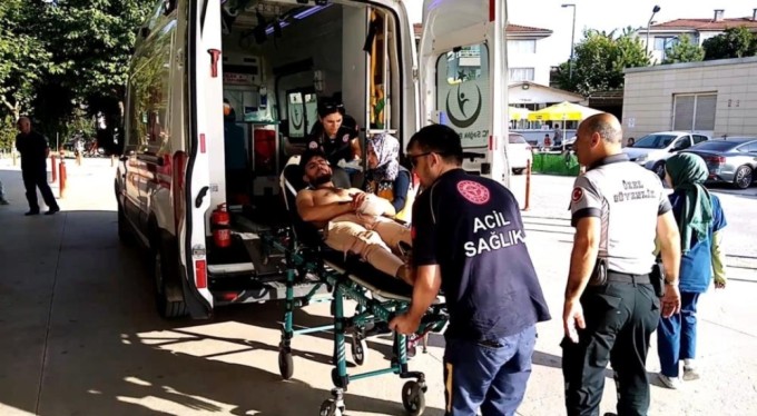 Bursa'da elini yatar makinesine kaptıran işçi kanlar içinde kaldı! 4 parmağı...