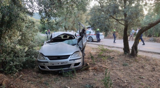 Bursa'da kontrolünü kaybettiği araçla zeytinliğe daldı! Ölü ve ağır yaralı var