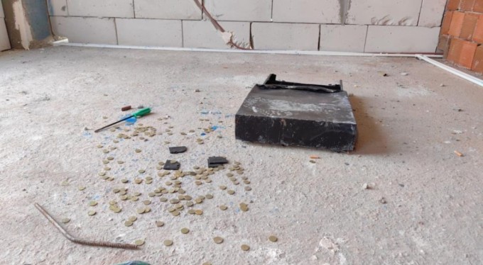 Çalınan yazar kasa inşaatta parçalanmış halde bulundu