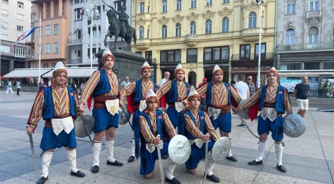 Kılıç kalkan Zagreb'te gönülleri fethetti