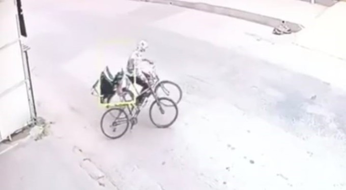 Bursa'da bisikletiyle geldi bisiklet çaldı!