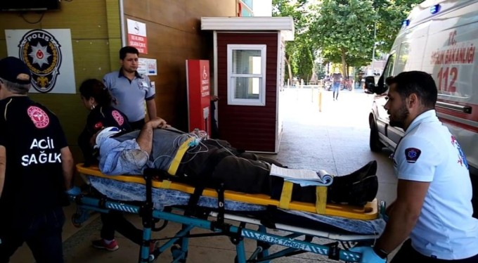 Traktör devrildi: 1 yaralı