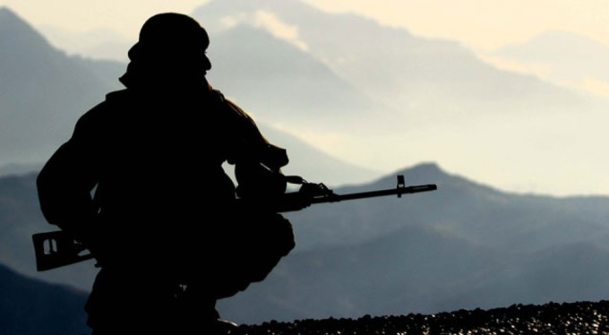 Taciz ateşi açan 12 PKK/YPG'li terörist etkisiz hale getirildi