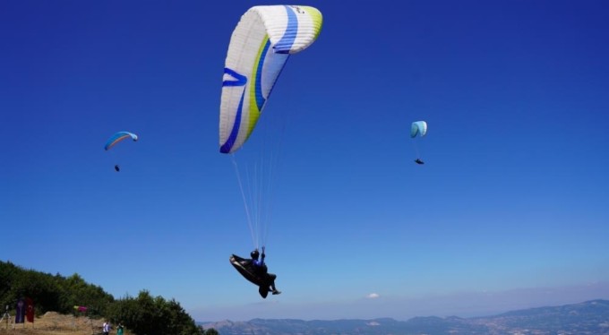 Bursa'da yamaç paraşütü heyecanı