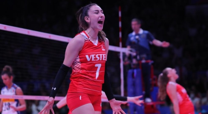 Milli voleybolcu Hande Baladın'ı tehdit ettiği iddia edilen şüpheli tutuklandı