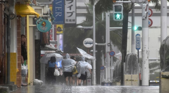 Japonya'da Khanun Tayfunu'nda ölü sayısı 2'ye yükseldi