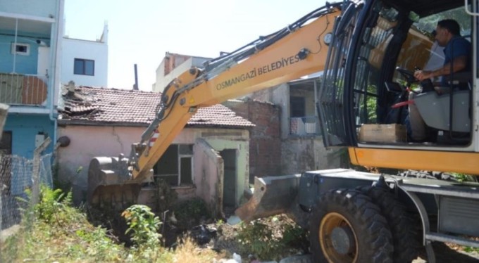 Metruklar yıkılıyor vatandaşın yüzü gülüyor