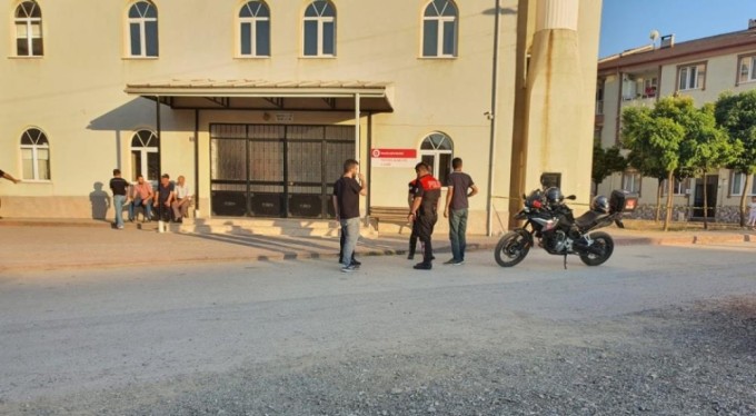 Bursa'da telefonda tartıştığı arkadaşını cami önünde vurdu!