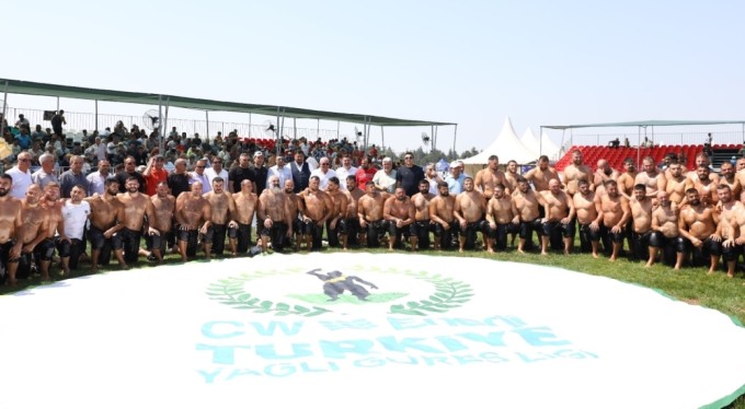 Pehlivanlar er meydanına çıktı