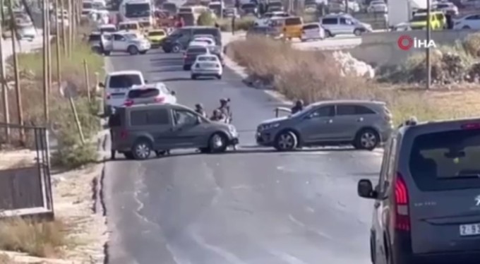 İsrail güçleri içinde Filistinlilerin bulunduğu araca kurşun yağdırdı: 3 ölü