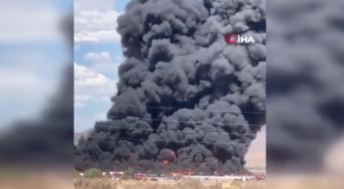 ABD'de plastik fabrikası alev alev yandı