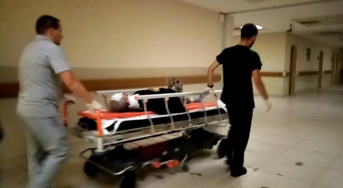 Bursa'da minibüs ile traktörün karıştığı kazada 3 kişi yaralandı!