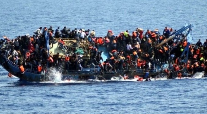 Tunus'ta göçmen teknesi battı: 4 ölü