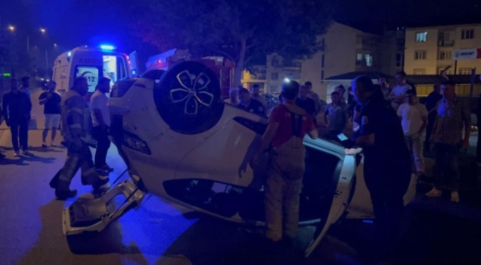 Bursa'da makas atan araç zincirleme kazaya sebep oldu!