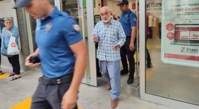 Bursa'da yaşlı adam dolan﻿dırılmaktan son anda kurtuldu!