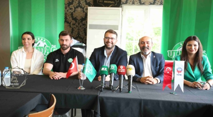 Bursa Uludağ Kadın Basketbol Takımı'nda hedefler büyük