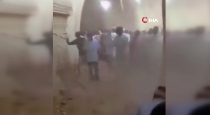 Nijerya'da tarihi cami çöktü: 10 ölü, 25 yaralı