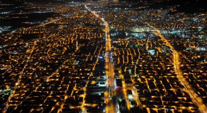 Ankara yolunda gece mesaisi sürüyor