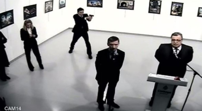 Karlov suikastında flaş gelişme! Katilin mahrem imamının eşi yakalandı