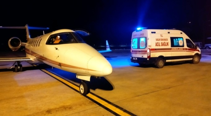 61 yaşındaki hasta ambulans uçakla tedavi için Bursa'ya getirildi