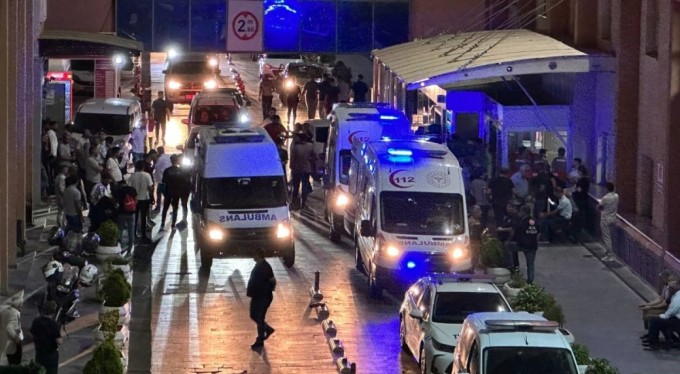 2 aile arasında taşlı, sopalı, bıçaklı kavga! 1'i ağır 41 yaralı