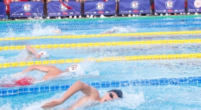 BUÜ'lü öğrenciler yüzmede Türkiye Şampiyonu