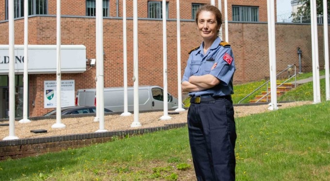 NATO'dan Türkiye'nin ilk kadın amirali olan Gökçen Fırat'a övgü