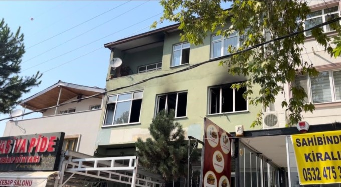 Bursa'da oturduğu daireyi ateşe verdi, kuzeni ve yengesi ölümden döndü!