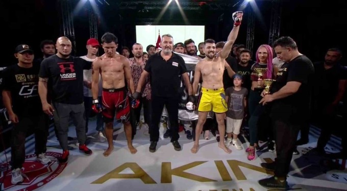 Akın Fight Arena müsabakaları nefesleri kesti