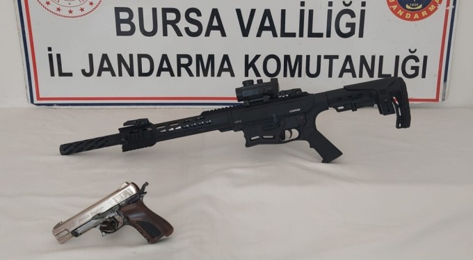 Bursa'da düğünde silahla ateş açan şahıslar jandarma tarafından yakalandı
