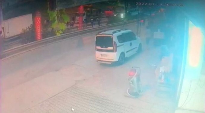 Göçmen dolu minibüse operasyon! 35 göçmen ve organizatörler yakalandı