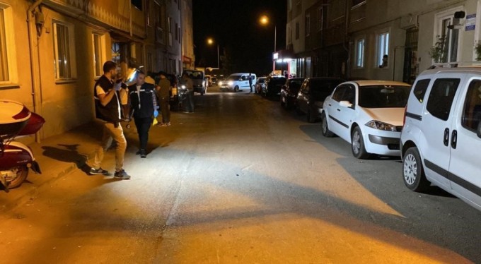 Bursa'da silahlı saldırıya uğradı! Bakkala sığındı