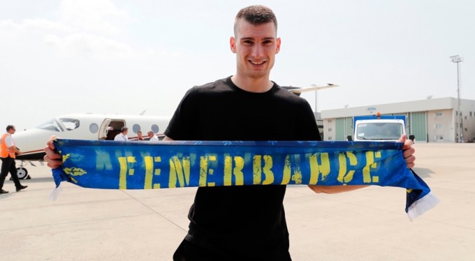 Dominik Livakovic, Fenerbahçe için İstanbul'da