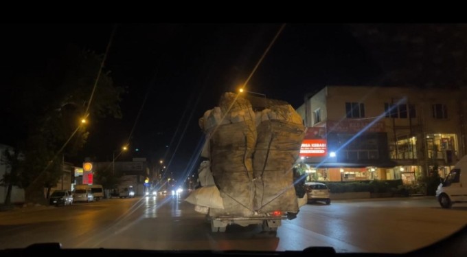 Bursa'da tehlikeli taşımacılık! Herkesi tehlikeye attı