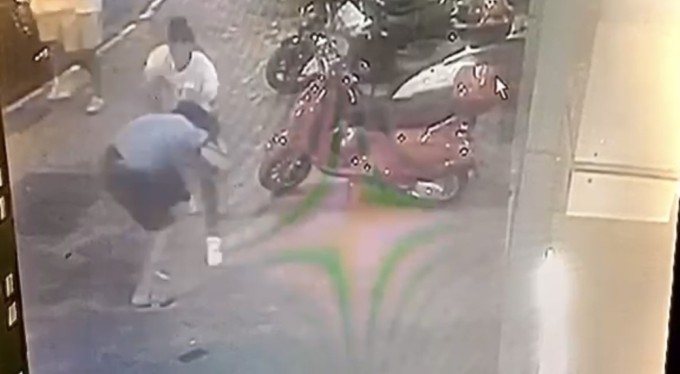 Hayvana şiddete meydan dayağı! Evire çevire dövdü