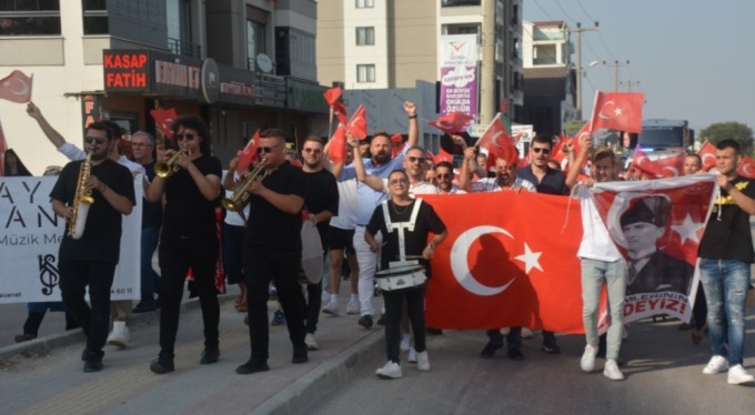 30 Ağustos Zafer Mahallesi'nde '30 Ağustos Zafer Bayramı 'coşkuyla kutlandı.