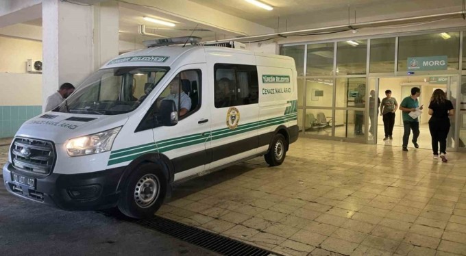 Amcası diye aldığı cenaze kadın cenazesi çıkınca şok oldu