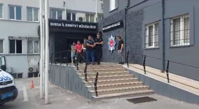 Bursa'da aranan şahıslara operasyon! 23 gözaltı